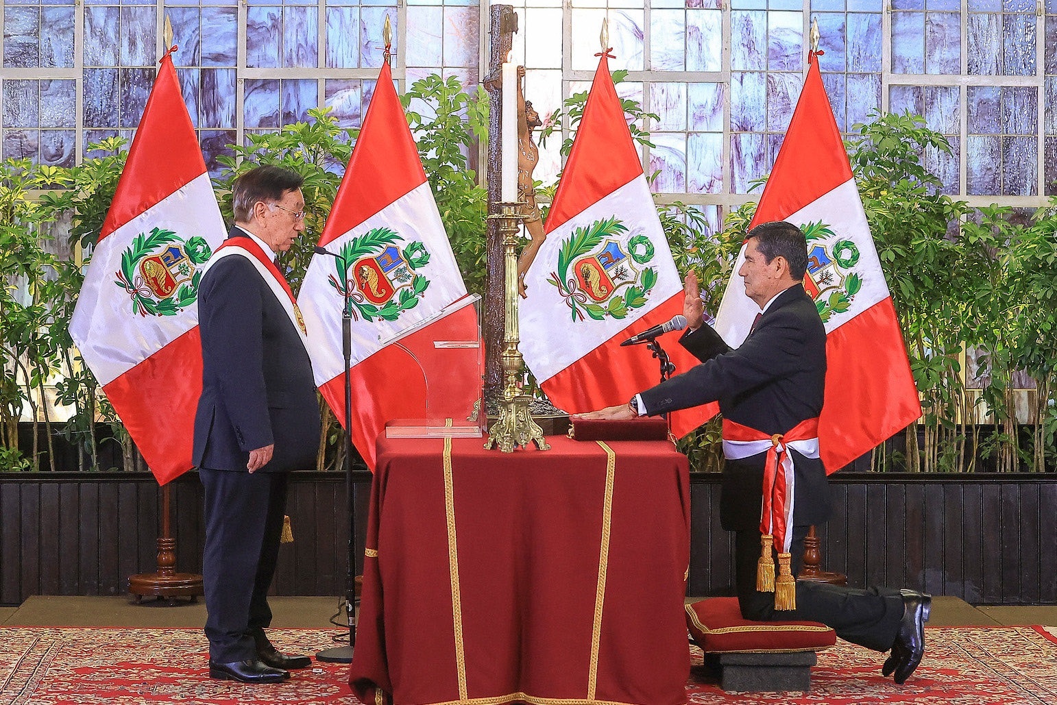 Luis Arroyo asume como primer ministro de Perú tras la renuncia de Denisse Miralles