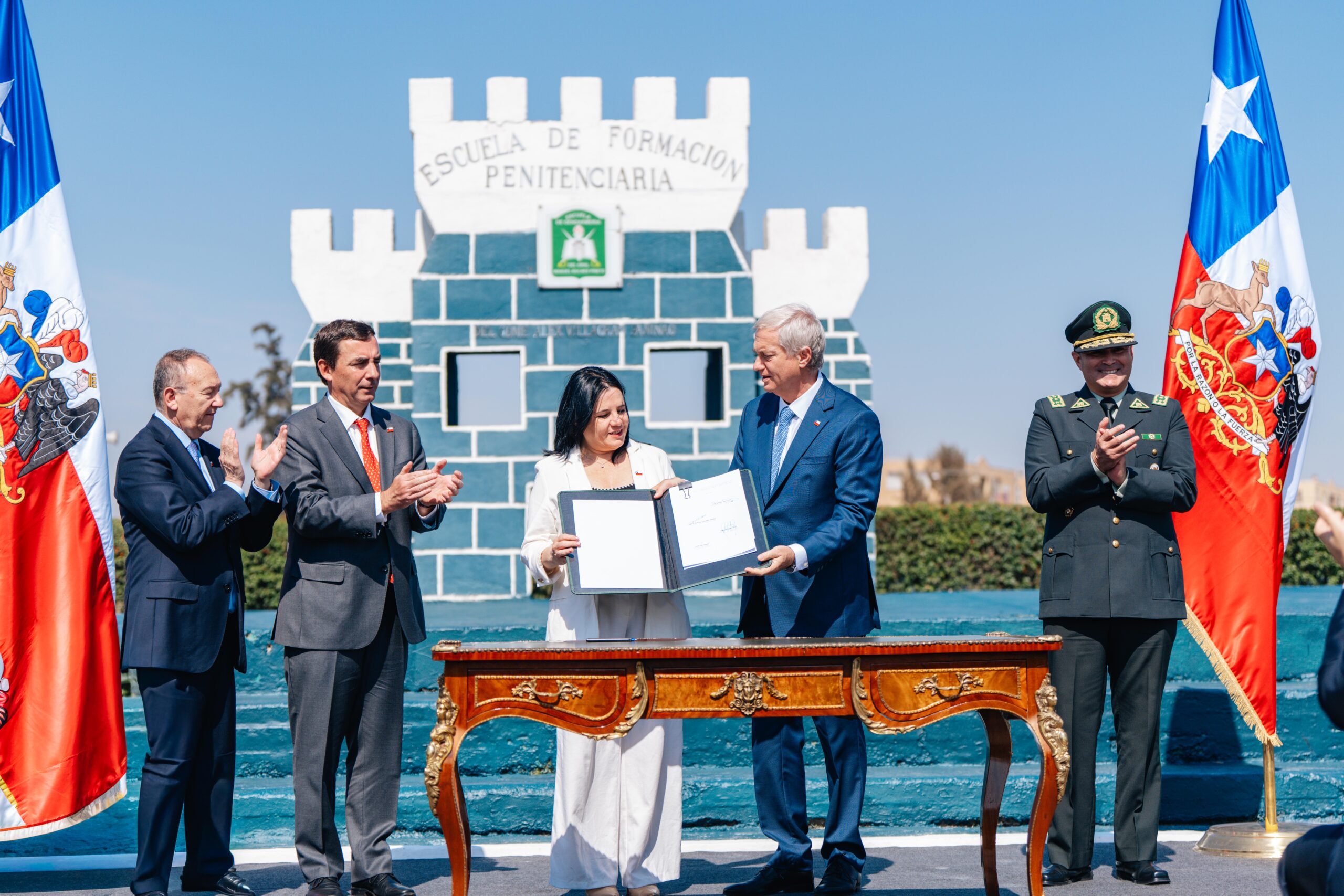 Kast reconoce gestión de Boric tras promulgar reforma a Gendarmería: “No nos la podemos atribuir”