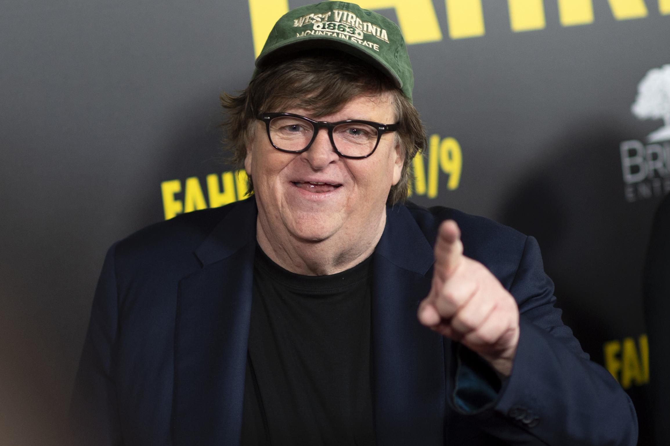 Documentalista Michael Moore publica elogiosa carta al presidente