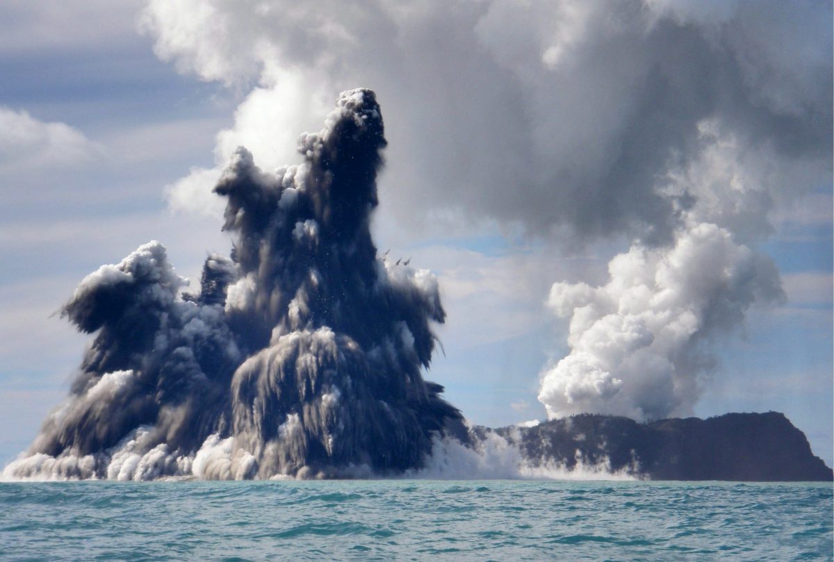 La Tierra vibró durante 8 horas tras erupción del volcán HungaTonga