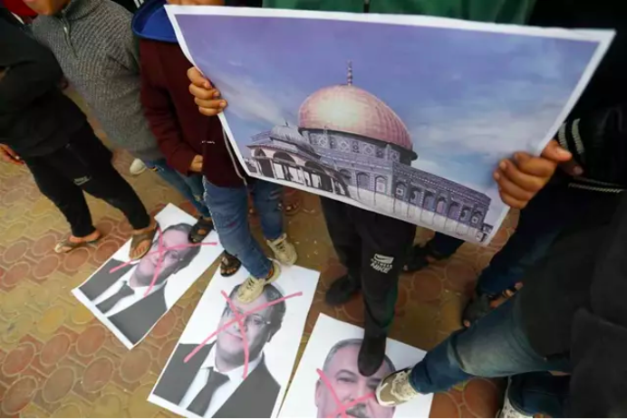 Protestas en la Franja de Gaza contra de Israel por la visita del ministro de Israel a la mezquita de Al Aqsa