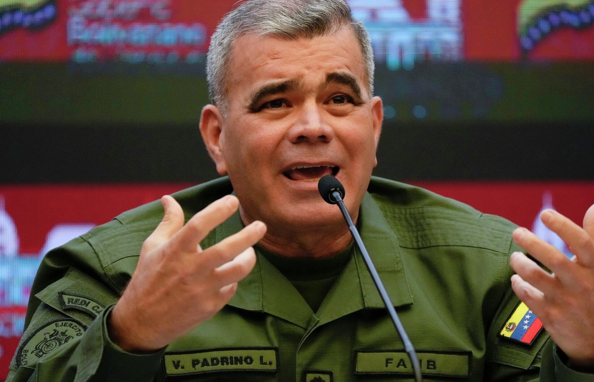 Delcy Rodríguez entrega al exministro de Defensa Vladimir Padrino cartera de Agricultura