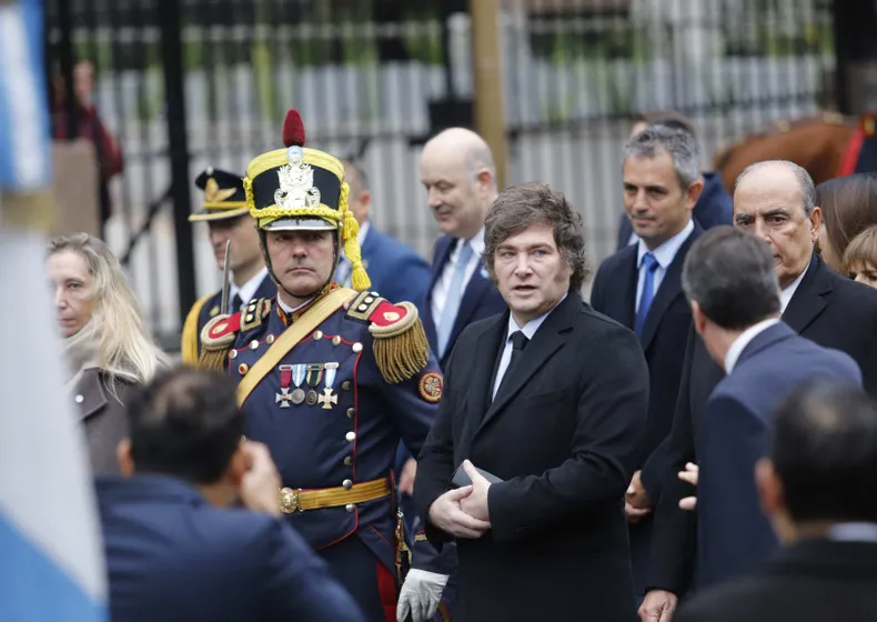 Milei ignora saludo de Macri al inicio del Tedeum en Buenos Aires