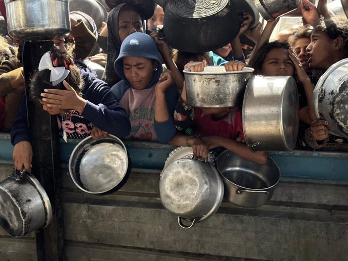 Varias panaderías en el sur de Gaza vuelven a operar tras entrada limitada de ayuda