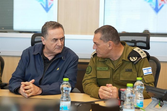 Israel bombardea carreteras que conectan planta nuclear de Fordo, atacada por EEUU
