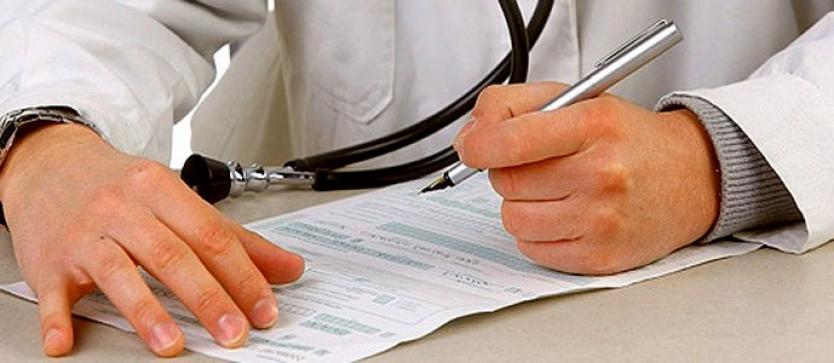Contraloría: Más 3.500 funcionarios públicos usaron licencias emitidas por médicos investigados por fraude