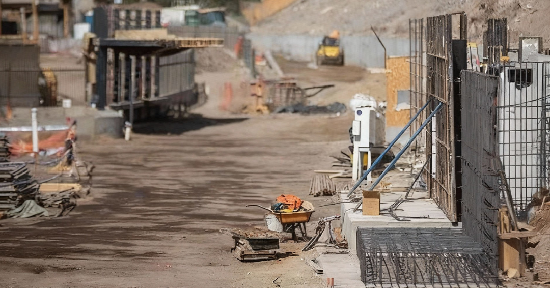 Contraloría revela que más de 500 obras públicas habrían quedado sin terminar en última década