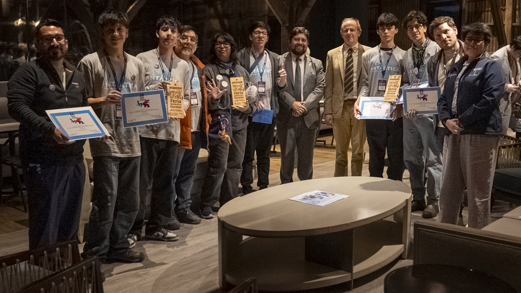 Estudiantes de Los Andes, Talca y Concepción viajarán a la Antártica tras ganar Feria Antártica Escolar