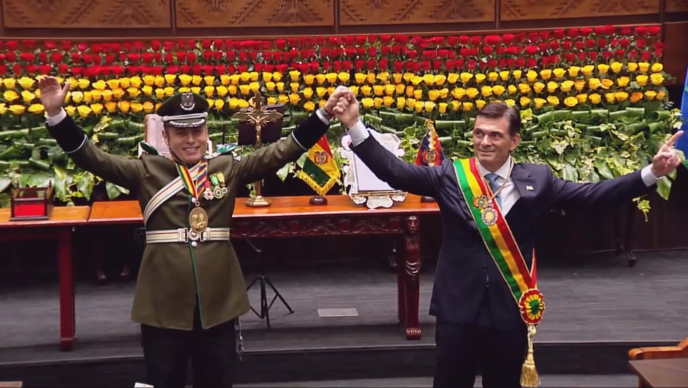 Rodrigo Paz presta juramento como nuevo presidente de Bolivia: “Dios, familia y patria, sí, juro”