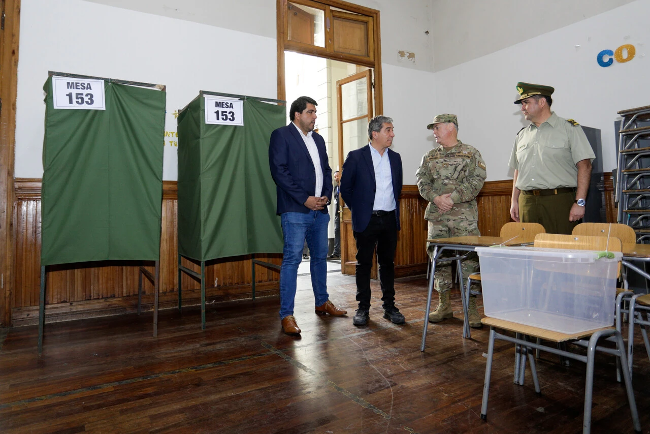 Previo a segunda vuelta: autoridades inspeccionan locales de votación en RM y anuncian gratuidad del Metro