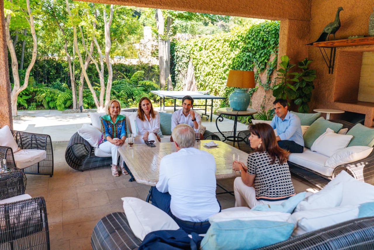 ¿Se equivocó?: Familia Piñera Morel descartó tener candidato y horas más tarde ratificó apoyo a Kast