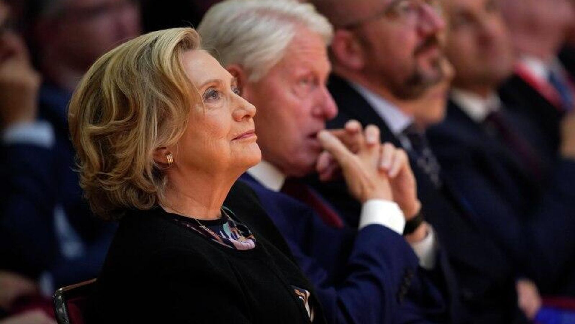 Republicanos rechazan audiencia pública para que los Clinton declaren en caso Epstein