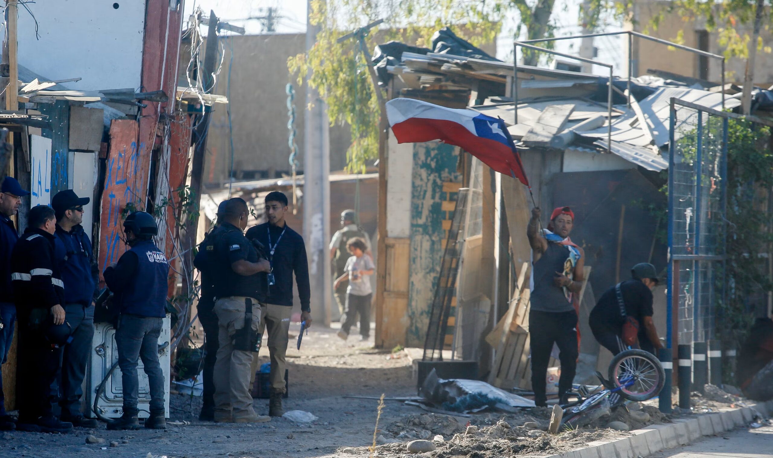 Suben a cuatro los detenidos tras desalojo de campamento Santa Marta en Maipú
