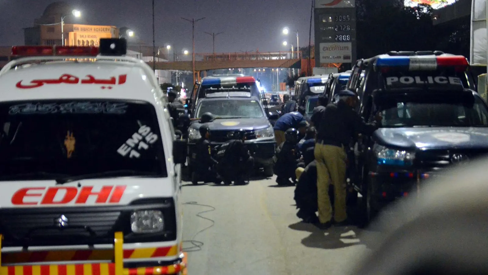 Aumentan a 31 los muertos y a unos 170 los heridos por explosión en mezquita en Pakistán