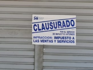 Se instaló “punto fijo”: SII cursó más de 330 infracciones y 229 clausuras a “mall chinos” durante 2025