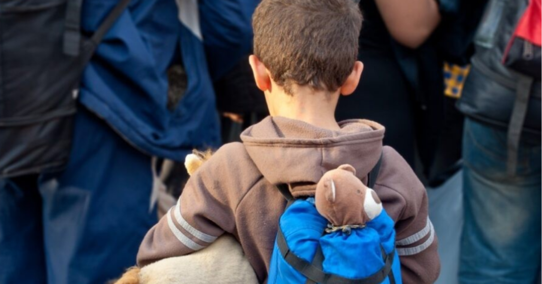 Defensoría advierte demoras de hasta más de dos años en trámites migratorios que afectan a NNA