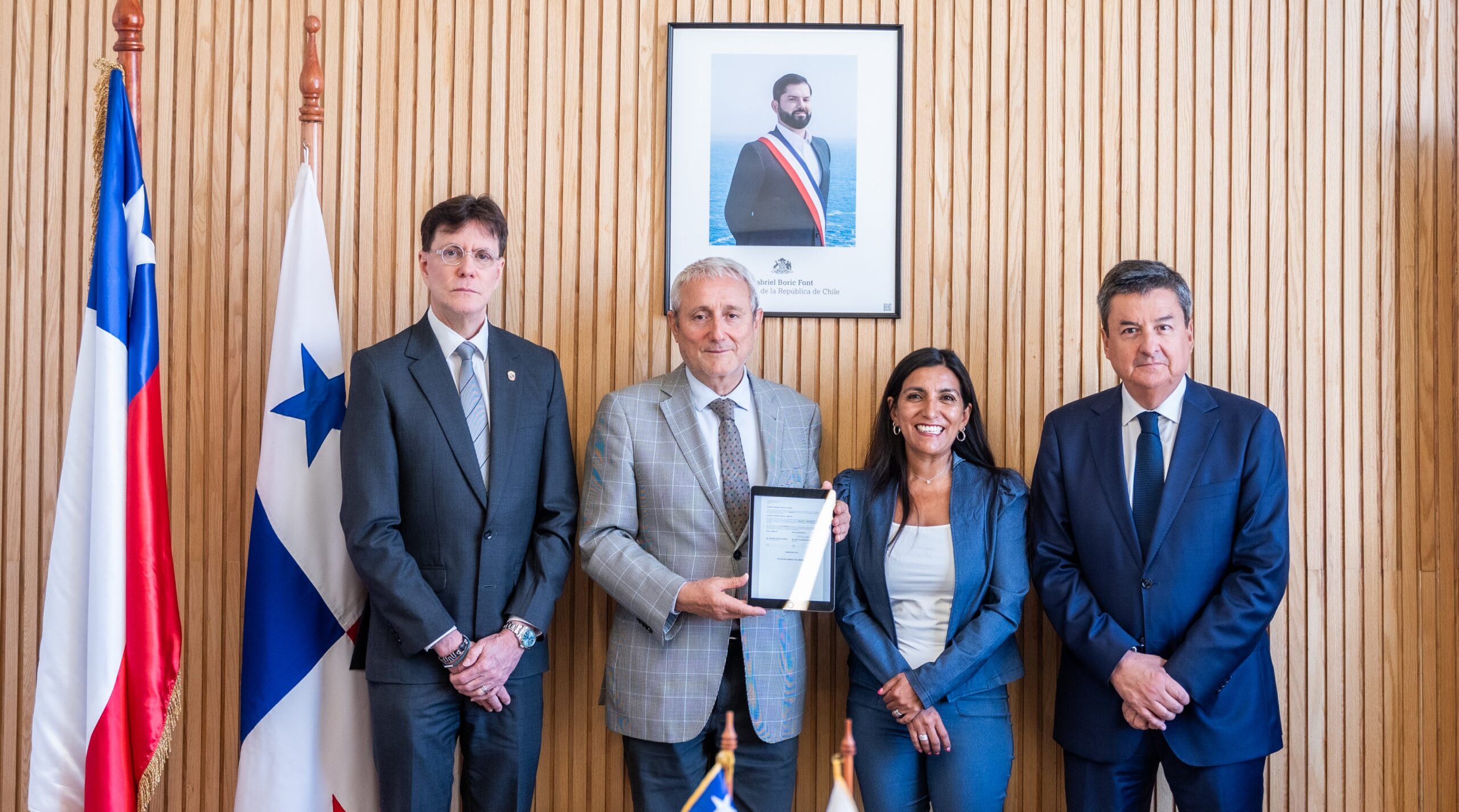 Chile y Panamá formalizan alianza para cooperar en IA latinoamericana