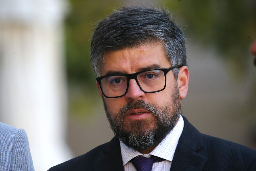 Diputado Araya solicita sumario en Secom por minuta sobre alza de combustibles