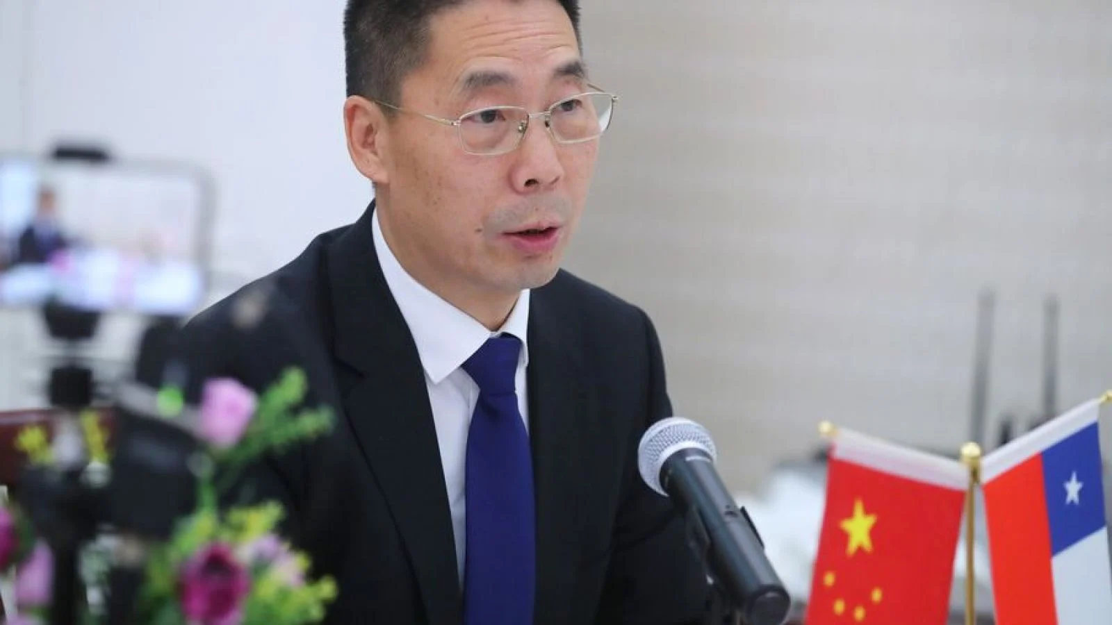 Embajador de China asegura contactos con autoridades chilenas en medio del cambio de mando