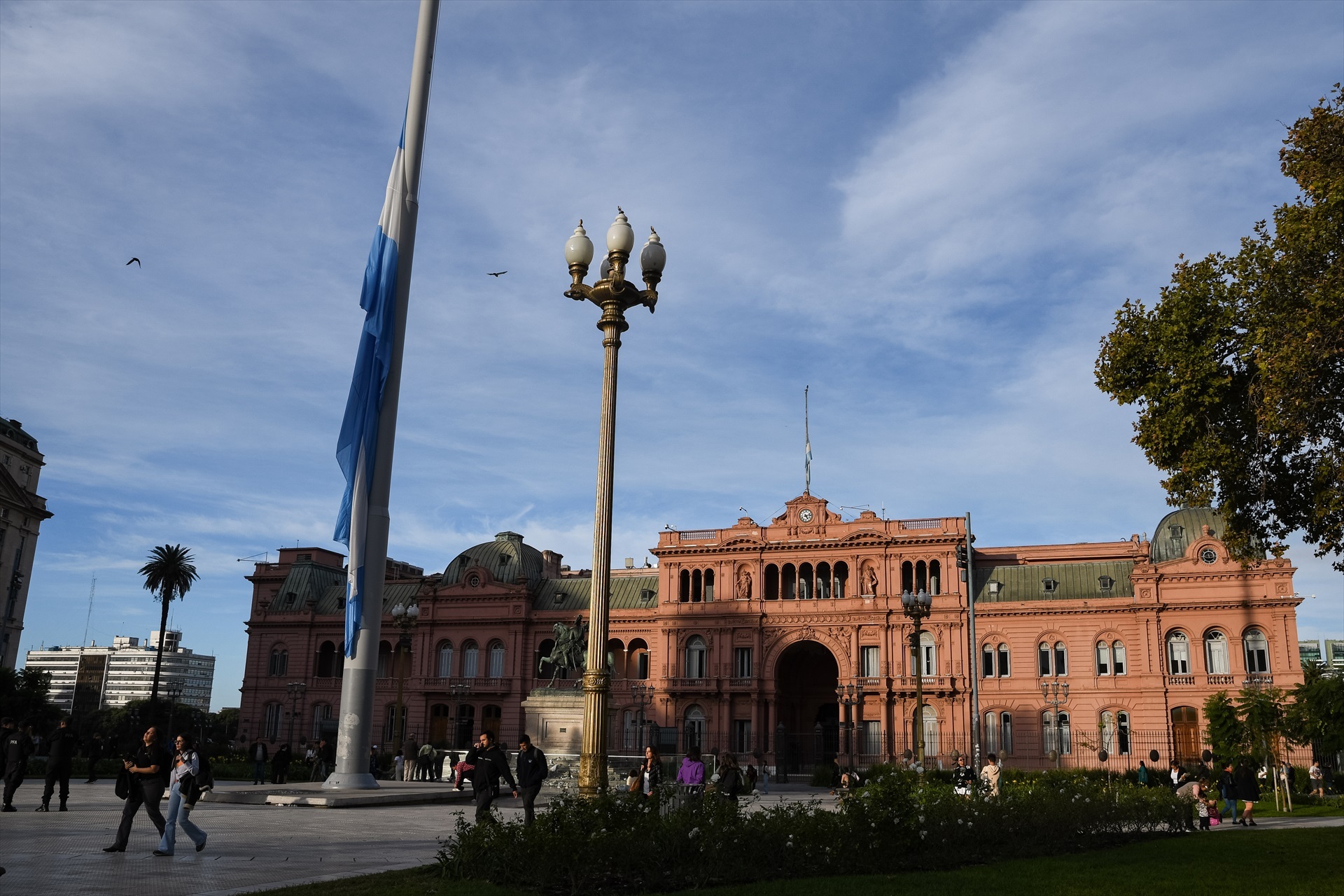 Gobierno de Milei veta a toda la prensa acceso a la Casa Rosada
