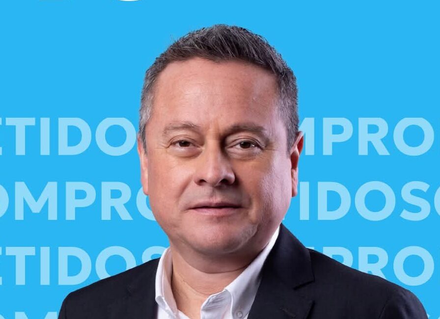 Ortiz asume presidencia de la DC con amplio respaldo y llamado a la unidad