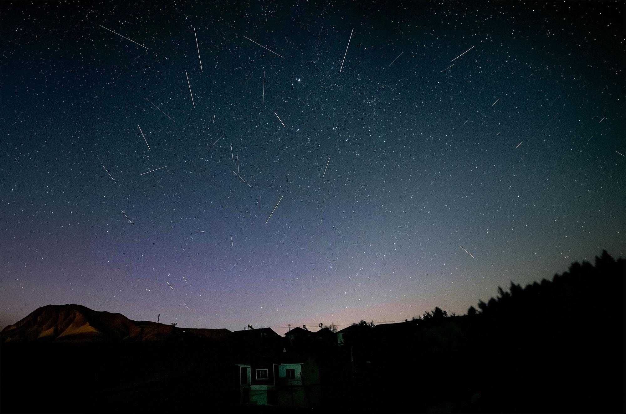 Lluvia de meteoros Líridas tendrá su pick máximo visible en Chile: madrugada del 22 será el mejor momento para observarla