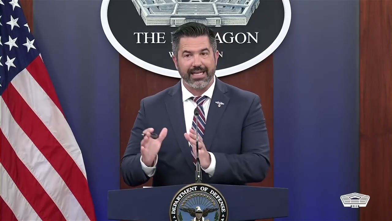 Secretario de Marina de EEUU abandona de forma «inmediata» su cargo