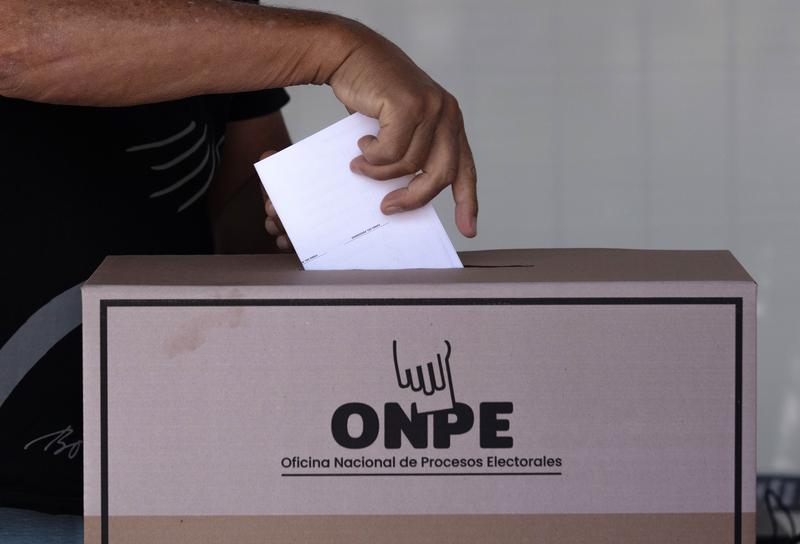 Candidato derechista convoca a marcha por supuesto fraude en presidenciales de Perú