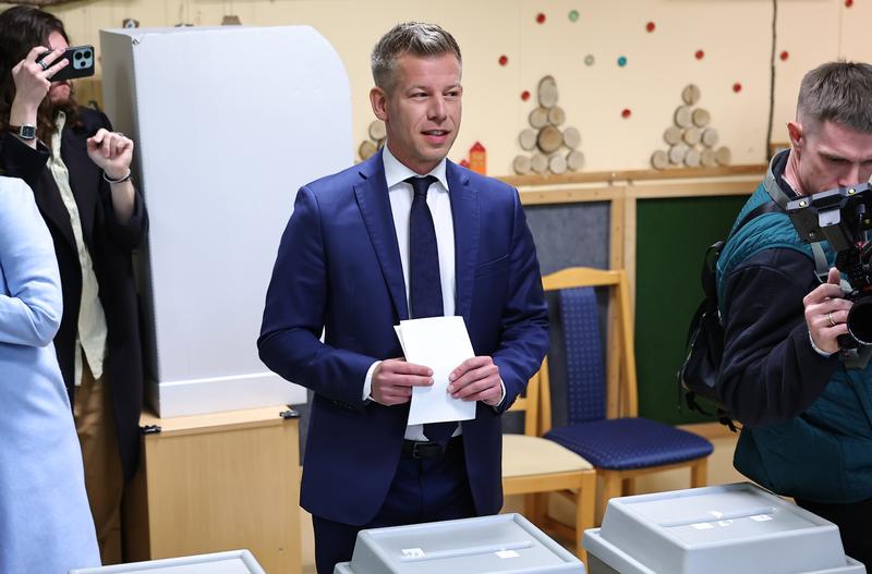 Hungría gira hacia Europa: Péter Magyar promete “cambio de régimen” tras derrota de Orbán